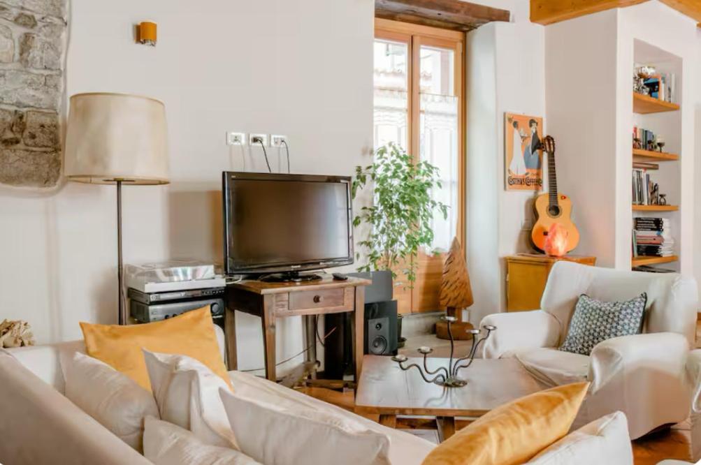 Alla Torre Del Barbarossa B&B Foresteria Mandello del Lario Ngoại thất bức ảnh