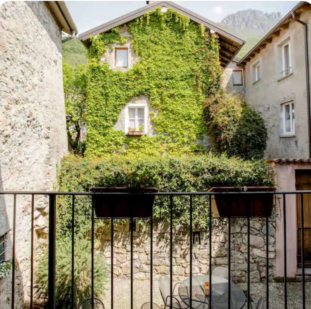 Alla Torre Del Barbarossa B&B Foresteria Mandello del Lario Ngoại thất bức ảnh