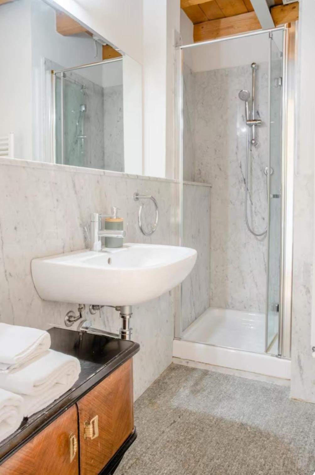 Alla Torre Del Barbarossa B&B Foresteria Mandello del Lario Ngoại thất bức ảnh