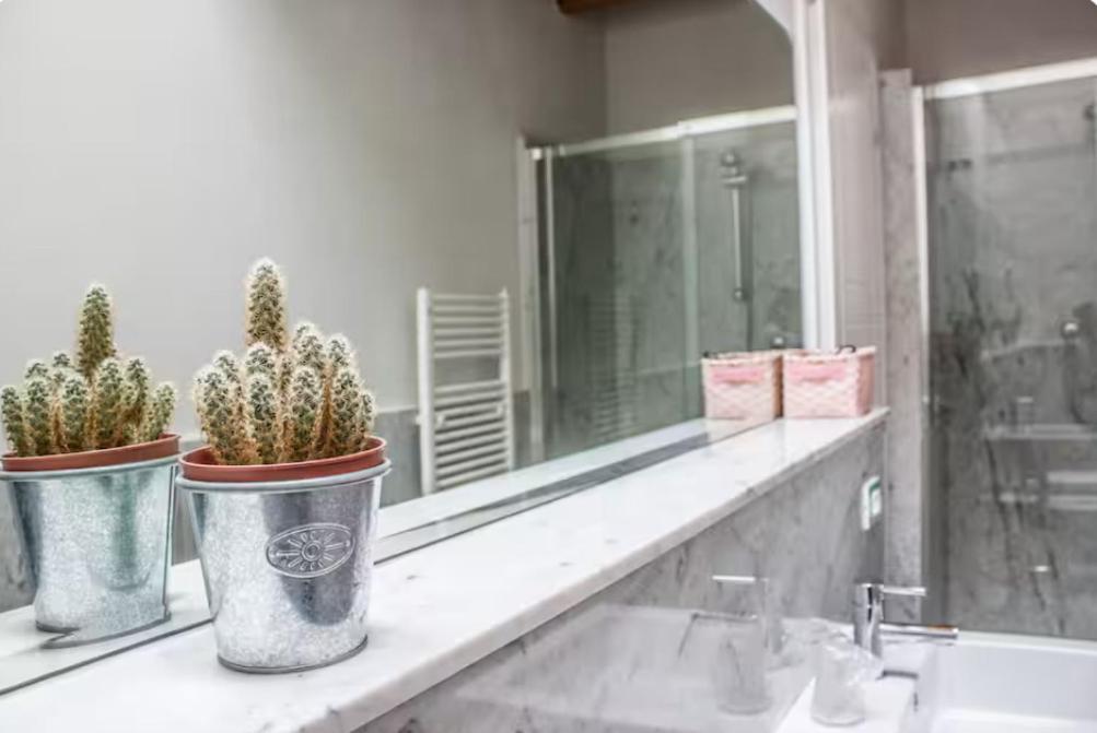 Alla Torre Del Barbarossa B&B Foresteria Mandello del Lario Ngoại thất bức ảnh